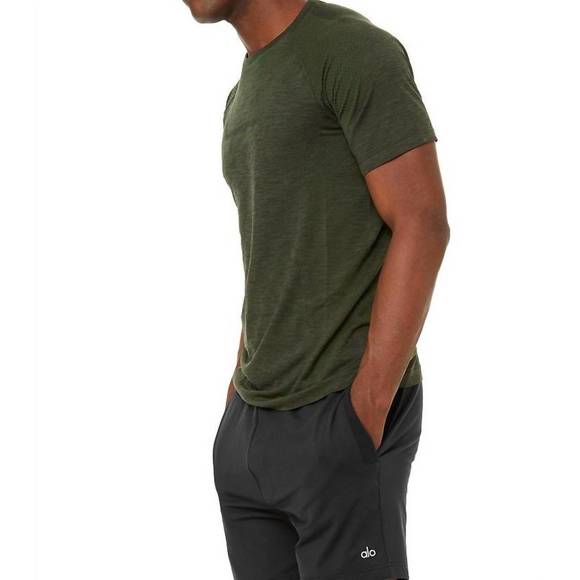 NEW ALO YOGA amplify seamless tee in hunter green - Picture 2 of 3